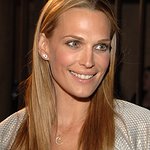 Molly Sims To Be Honored By Jhpiego